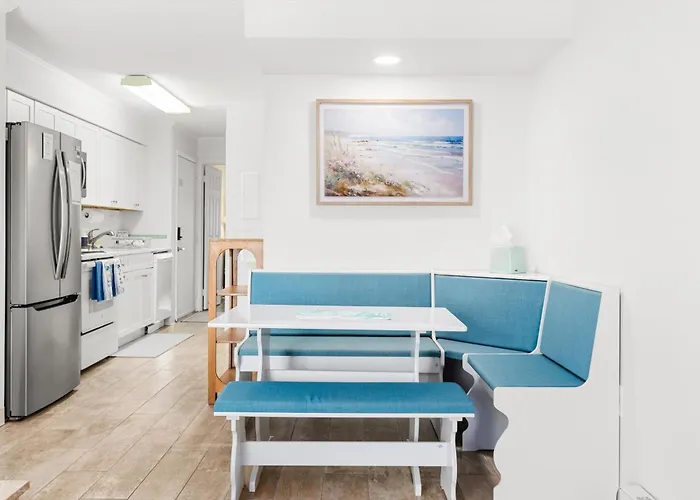 Coastal Retreat Steps & Oc View *
